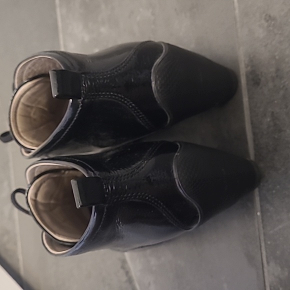 Black Crinkled Leather Ecco Ankle Boot Heels - Picture 4 of 5